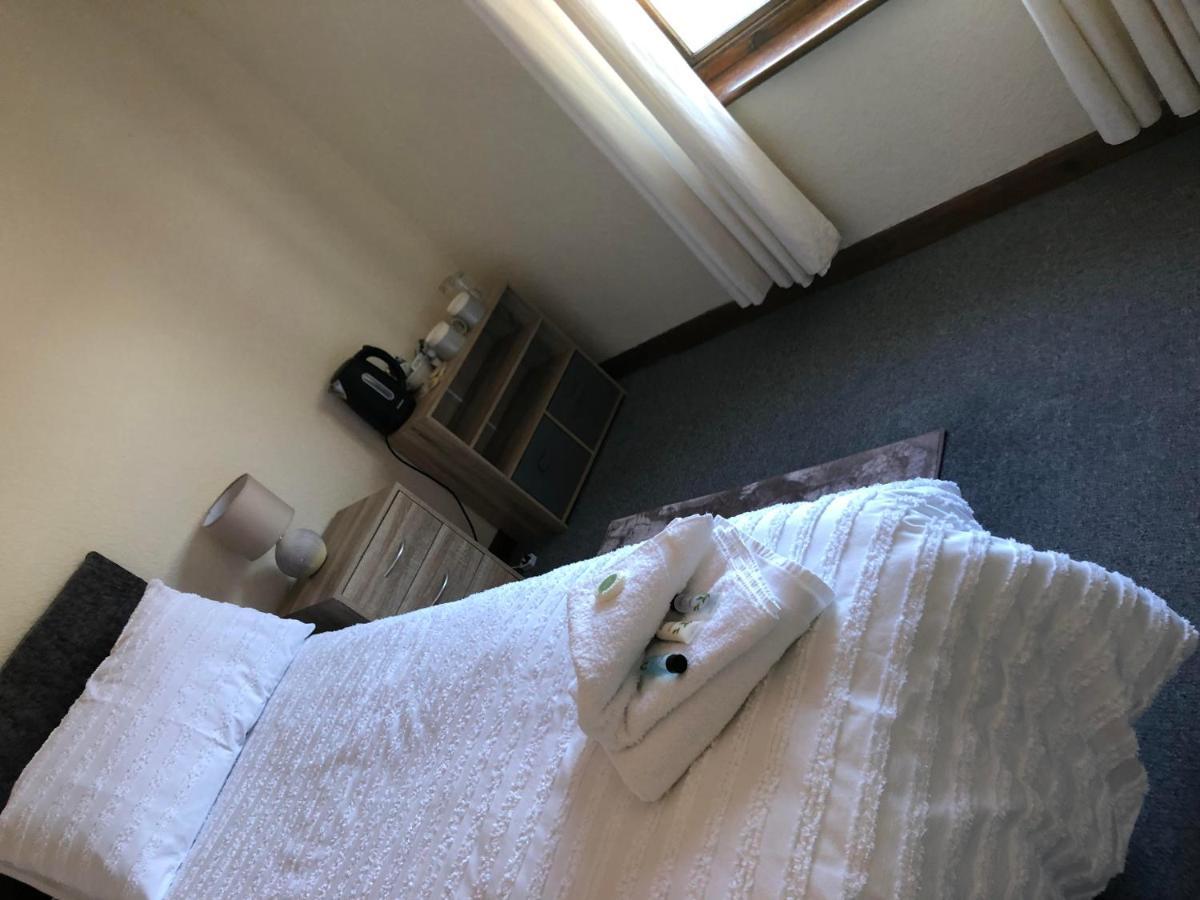 The Crossings Bed & Breakfast คาร์ลไอเอิล ภายนอก รูปภาพ